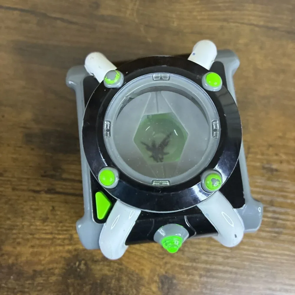 Ben 10 Deluxe Omnitrix FX Watch  w/Ben/Alien Voices Lights Sound Playmates 2017